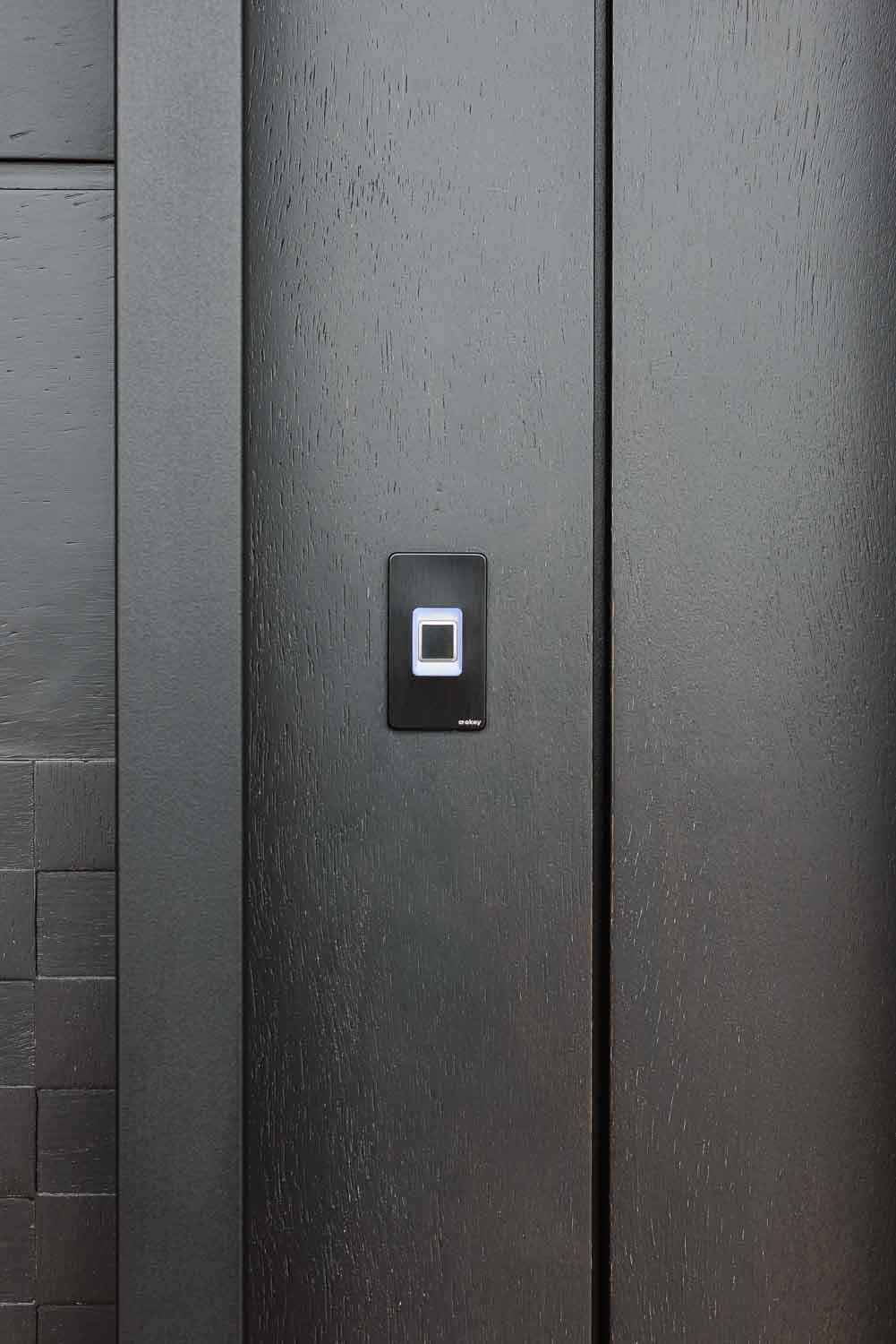 ekey fingerprint scanner in use